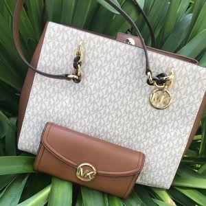 Authentic Michael Kors Purse with wallet